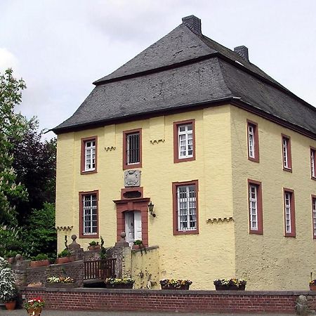 Charmante Ferienwohnungen Auf Reitstall Wasserburg Anstel - Ein Ort Zum Wohlfuehlen Und Entspannen Rommerskirchen Екстериор снимка