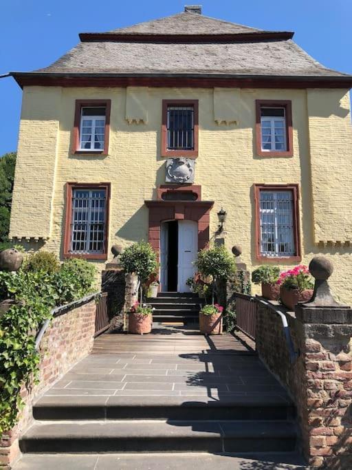 Charmante Ferienwohnungen Auf Reitstall Wasserburg Anstel - Ein Ort Zum Wohlfuehlen Und Entspannen Rommerskirchen Екстериор снимка